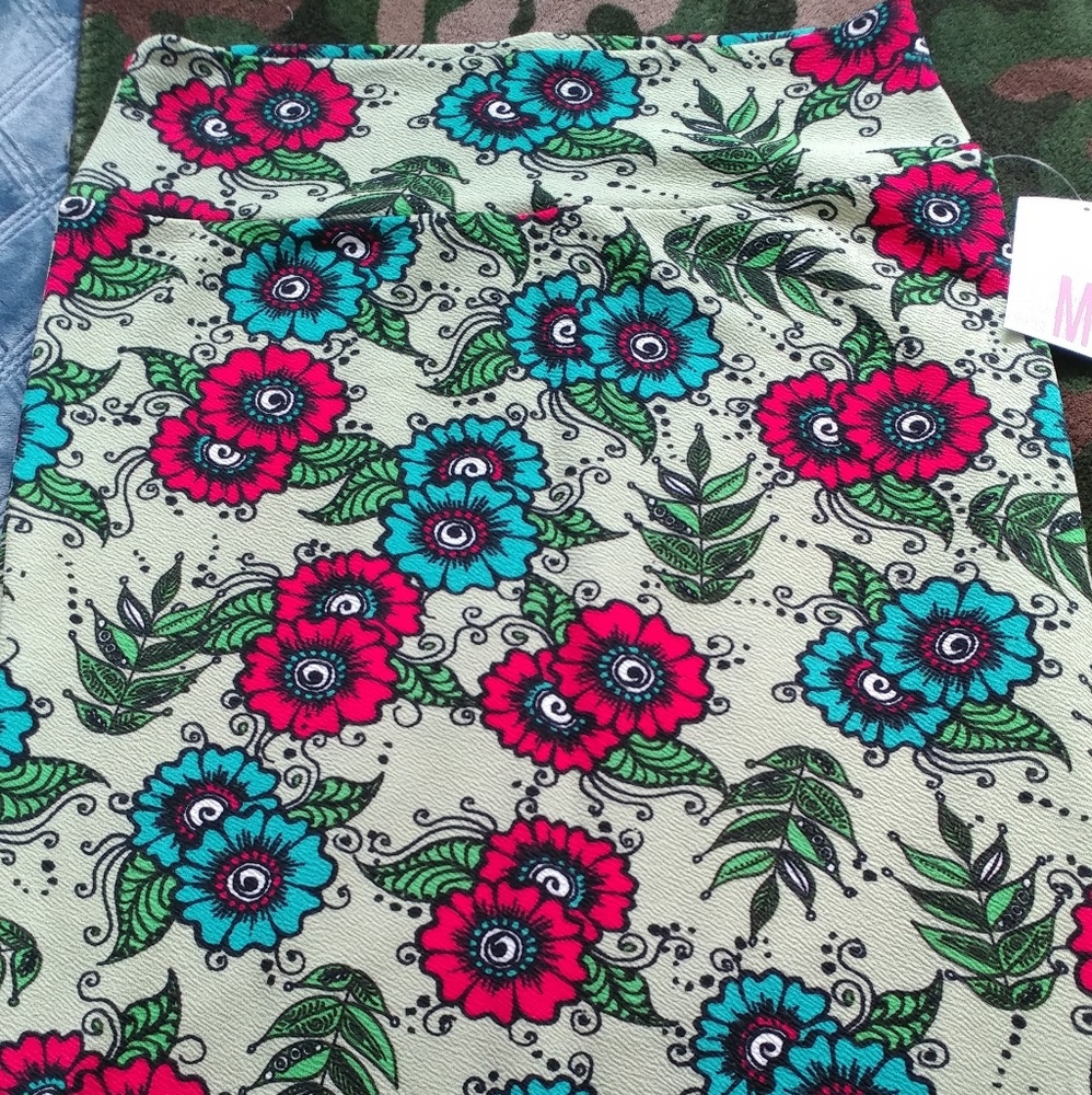 Lularoe Cassie skirt M